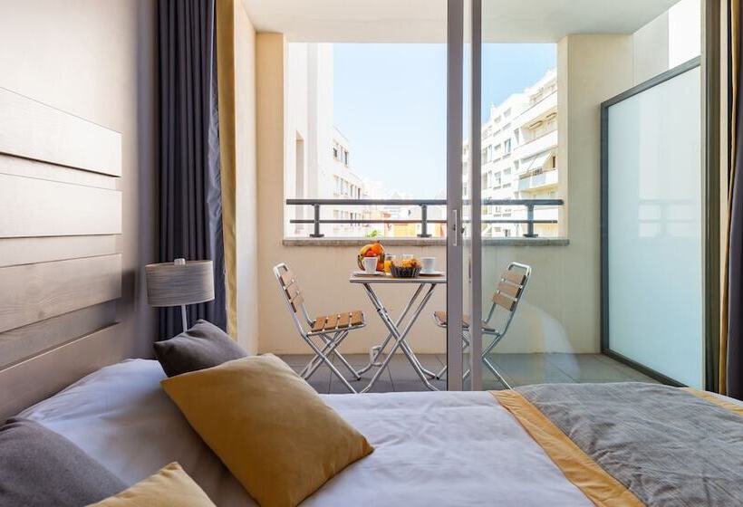 هتل Lagrange Vacances Les Patios Eugenie