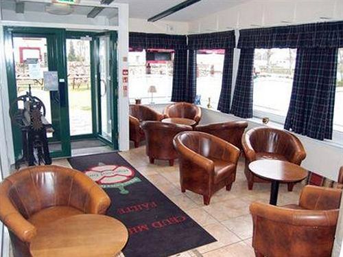 Отель Mackenzies Highland Inn