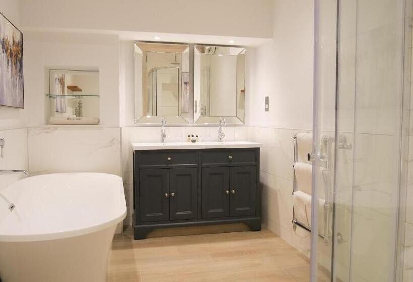 فندق Manor House