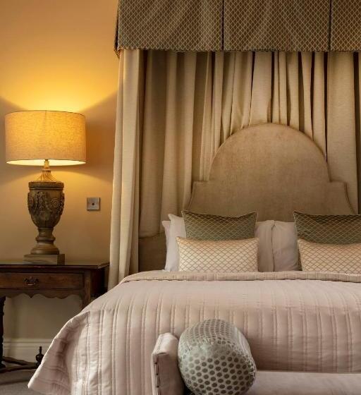 فندق Manor House