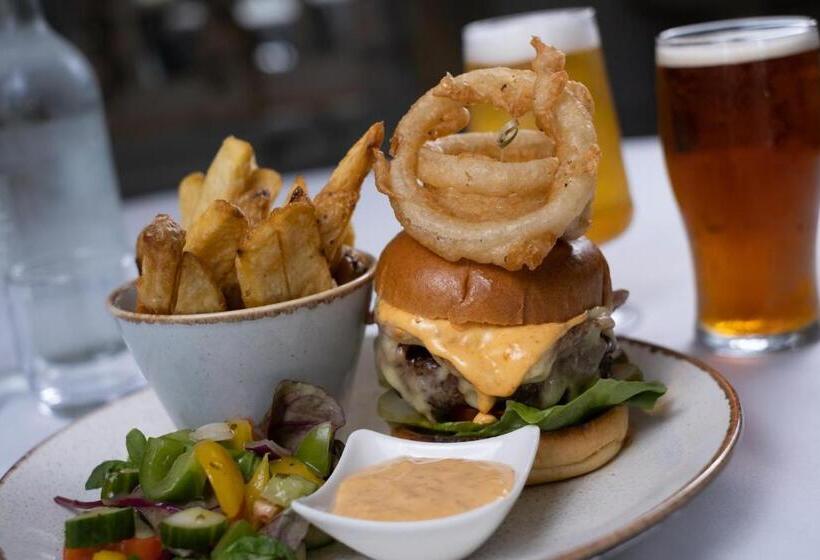 فندق Manor House