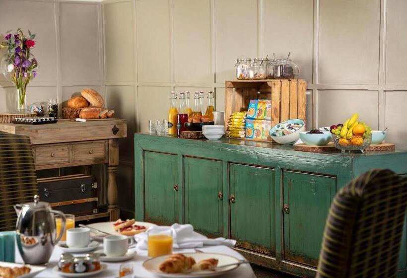 فندق Manor House