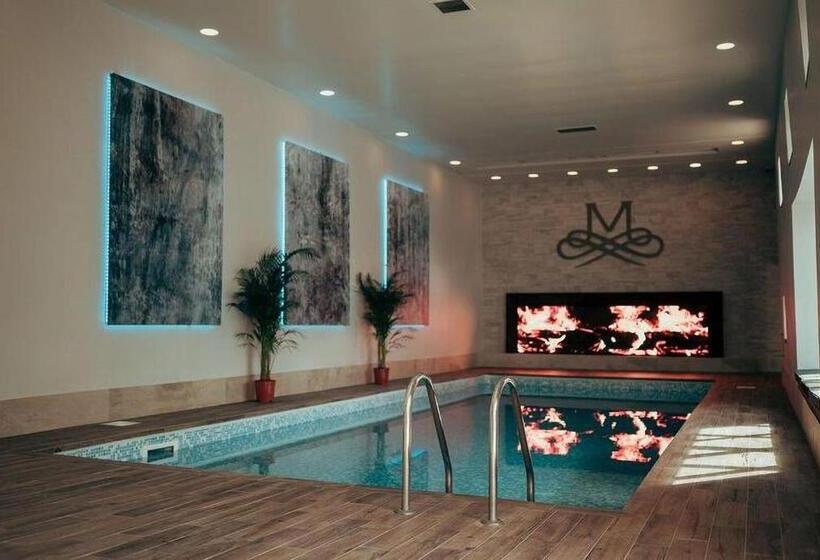 فندق Manor House