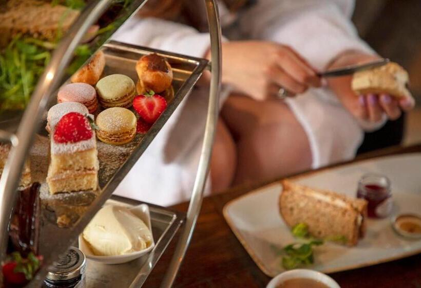 فندق Manor House