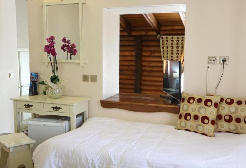 هتل Manthos Mountain Resort & Spa