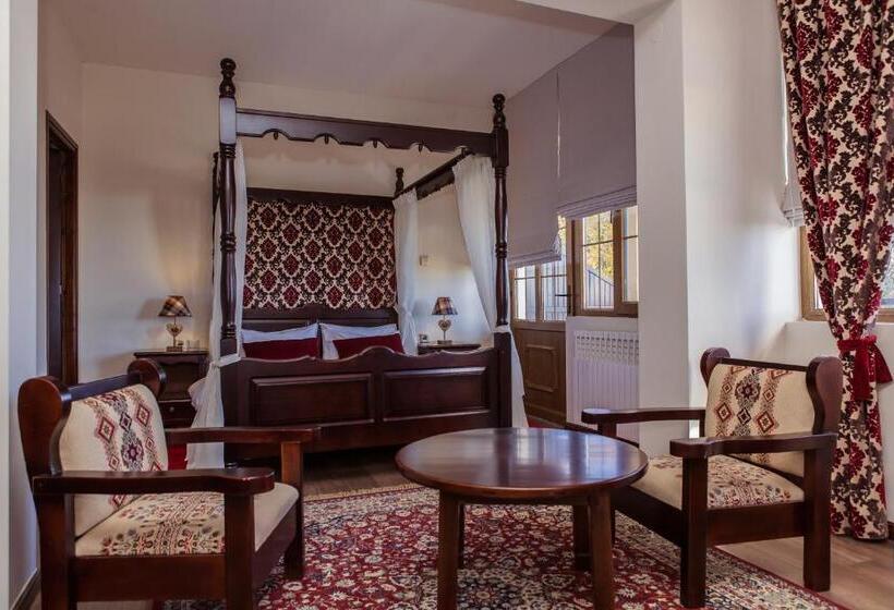 هتل Manthos Mountain Resort & Spa