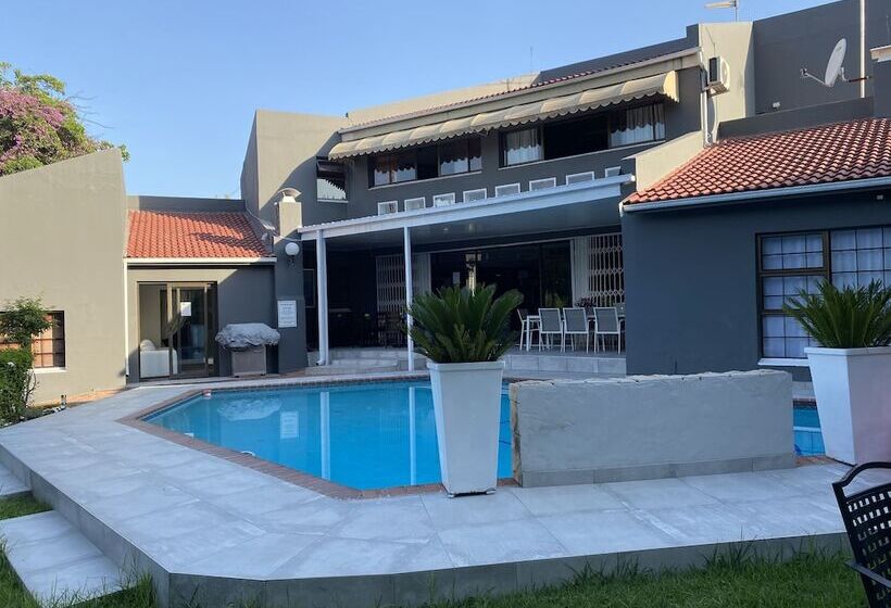 Отель Marion Lodge