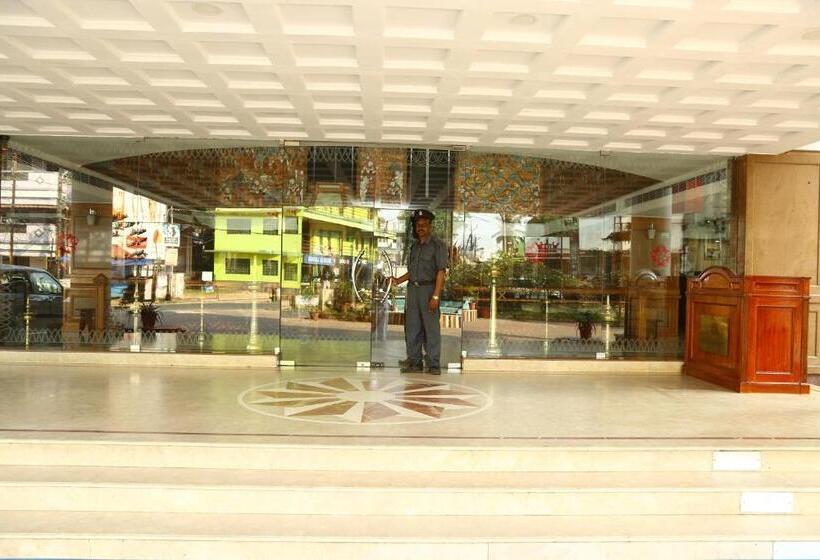 فندق Mayura Residency