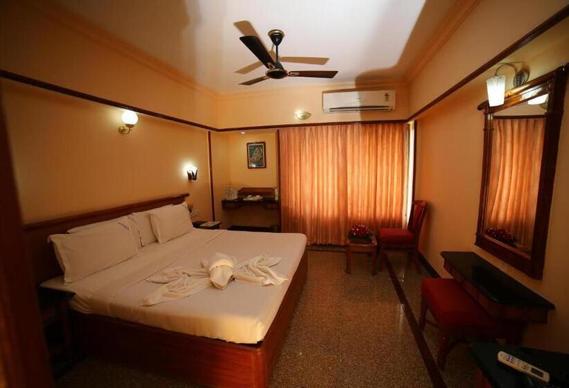 فندق Mayura Residency