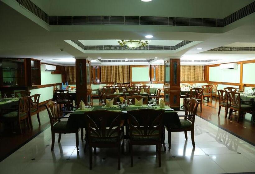 فندق Mayura Residency