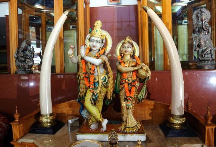 فندق Mayura Residency