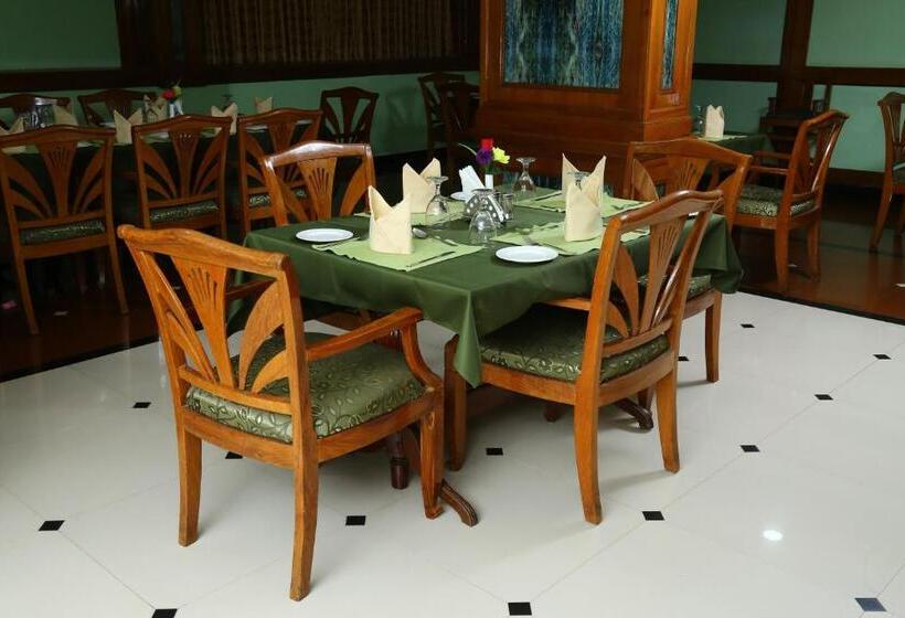 فندق Mayura Residency