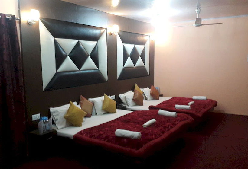 فندق New Prince Inn