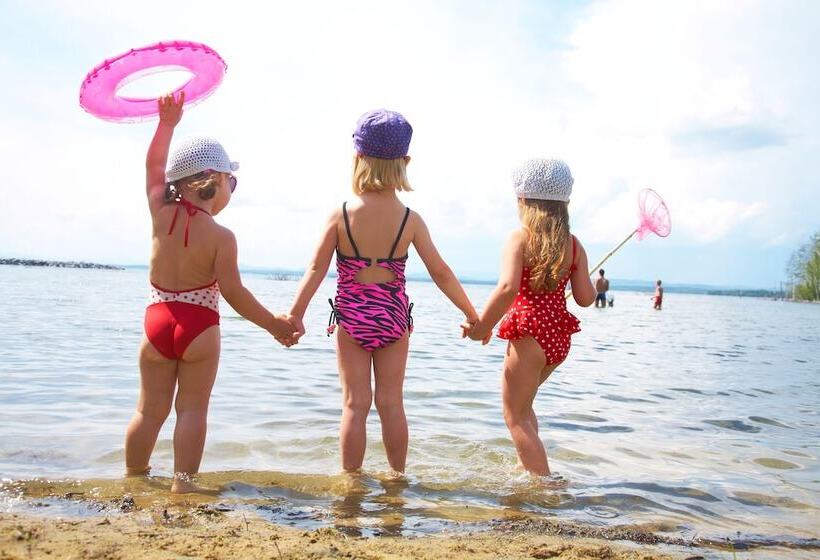 בית מלון כפרי Park Point Marina Inn