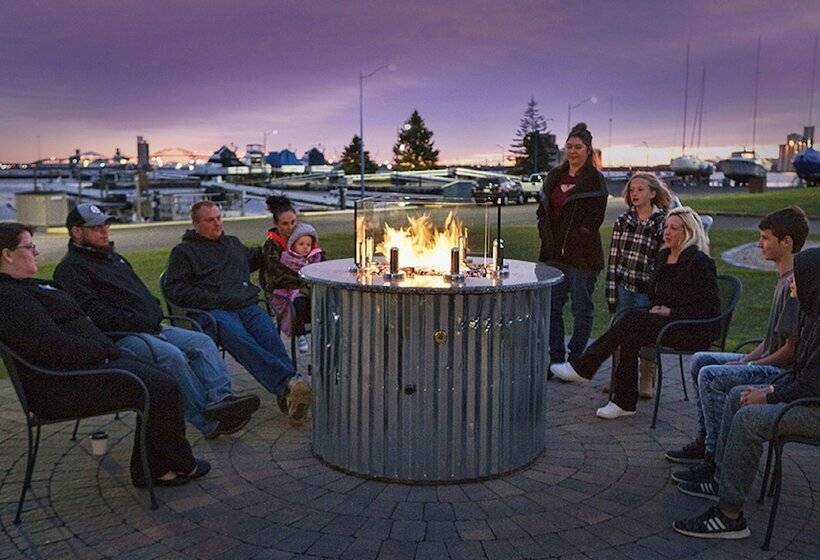 בית מלון כפרי Park Point Marina Inn