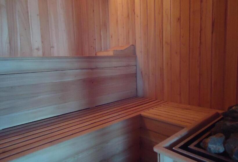 Puerto Amarras Hotel & Suites