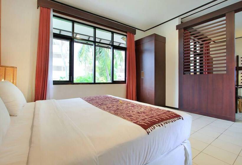 酒店 Puri Naga Beachfront Cottages