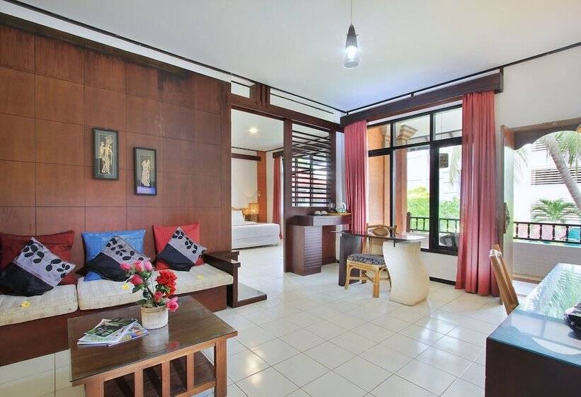 酒店 Puri Naga Beachfront Cottages