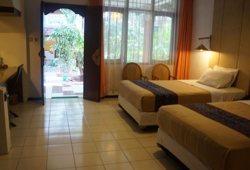 酒店 Puri Naga Beachfront Cottages