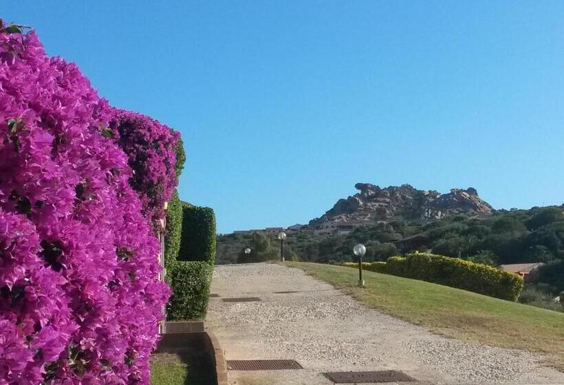 فندق Residence Porto Mannu