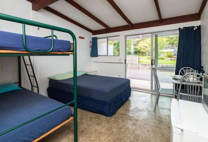 בית מלון כפרי Russell   Orongo Bay Holiday Park