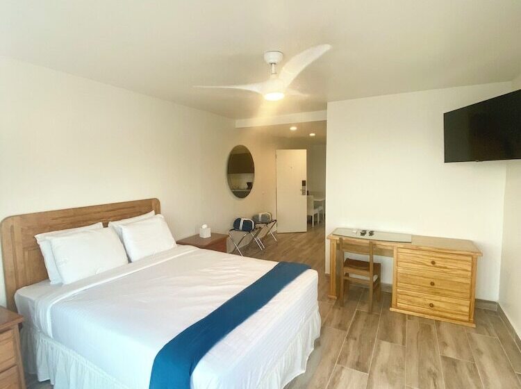 Отель Seaview Beach