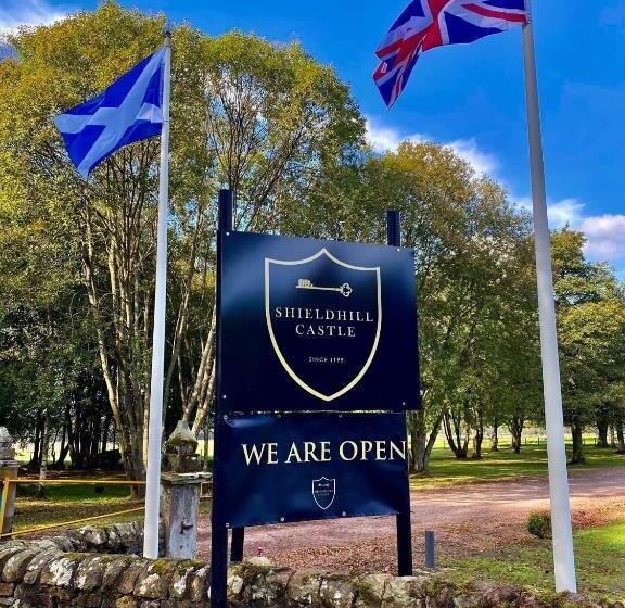 호텔 Shieldhill Castle