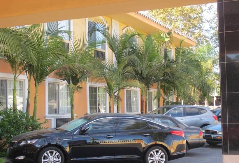 فندق Starlight Inn Canoga Park