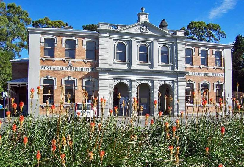 فندق Strahan Retreat Holiday Park