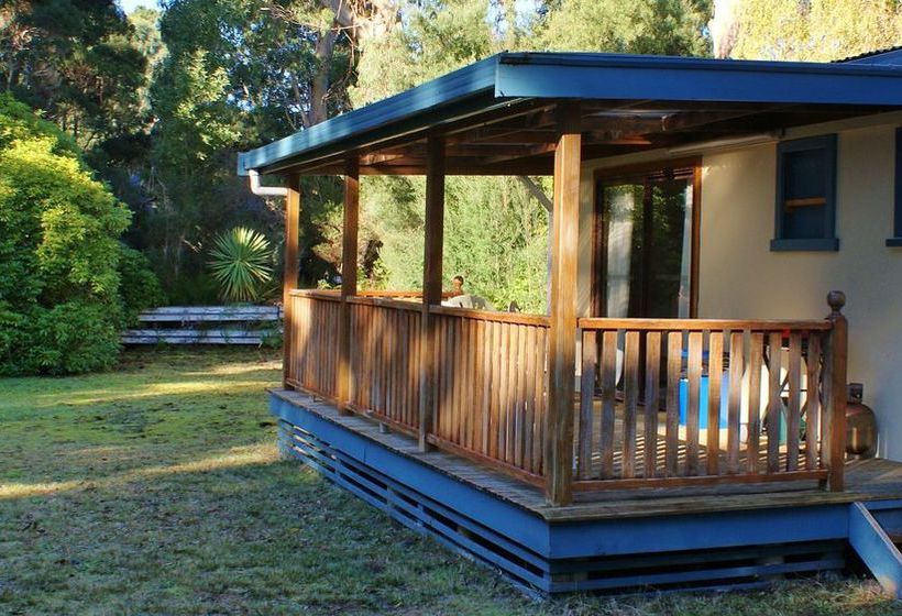 فندق Strahan Retreat Holiday Park