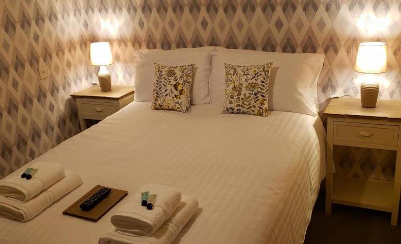 酒店 The George Inn