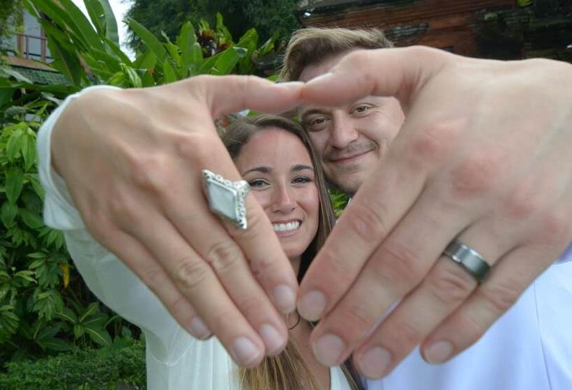 Tirta Ayu Hotel & Restaurant