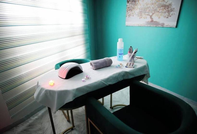 Отель Tmk L Atrium Yasmine By Turismark