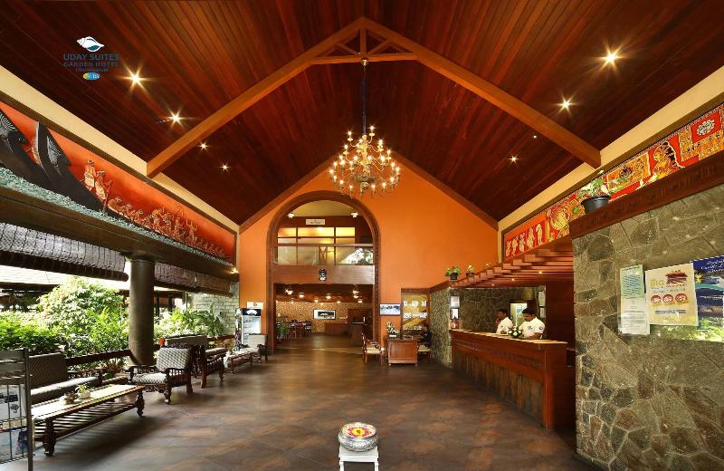 בית מלון כפרי Uday Suites   The Airport