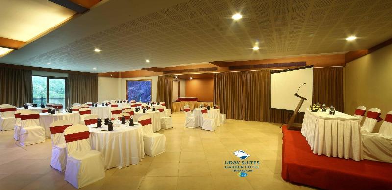 בית מלון כפרי Uday Suites   The Airport