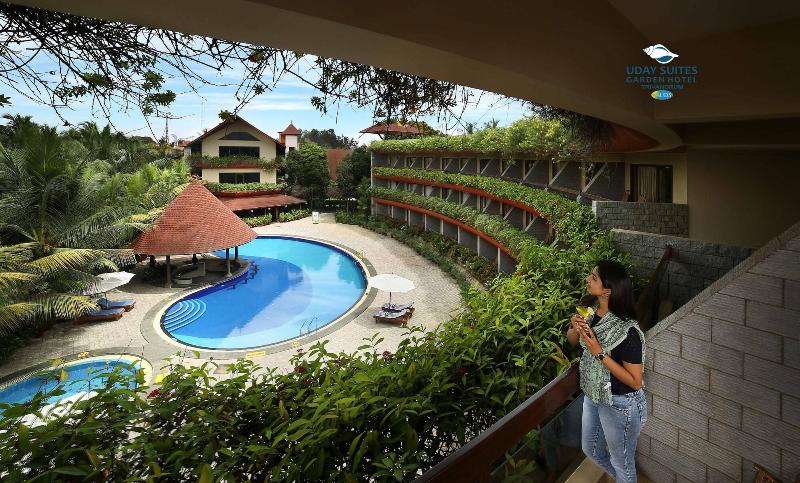 בית מלון כפרי Uday Suites   The Airport