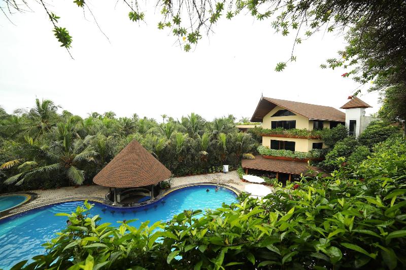 בית מלון כפרי Uday Suites   The Airport