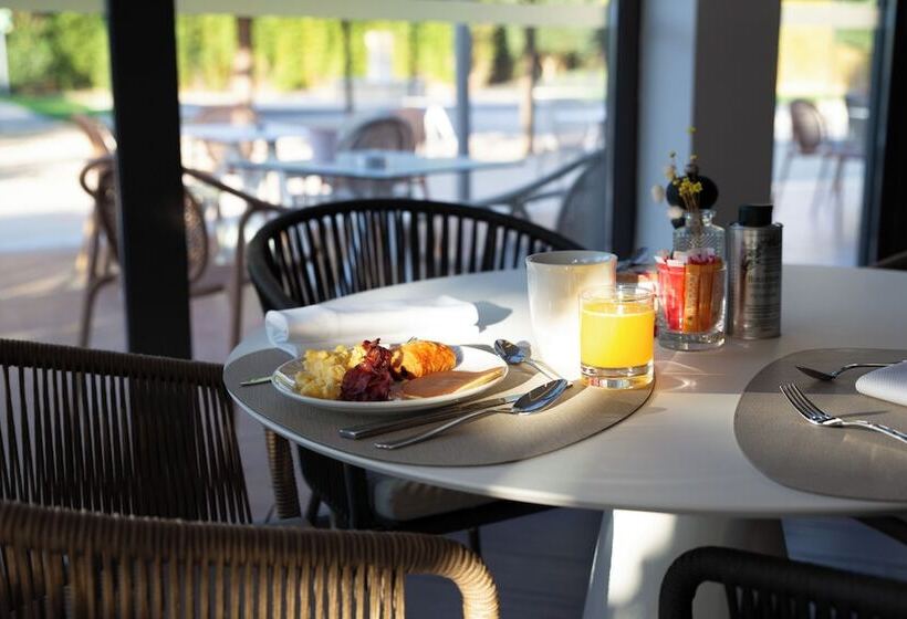 Zenitude Hotel La Valadiere, Ascend Hotel Collection