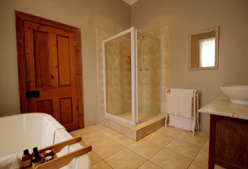 Leeuwenbosch Country House   Amakhala Game Reserve