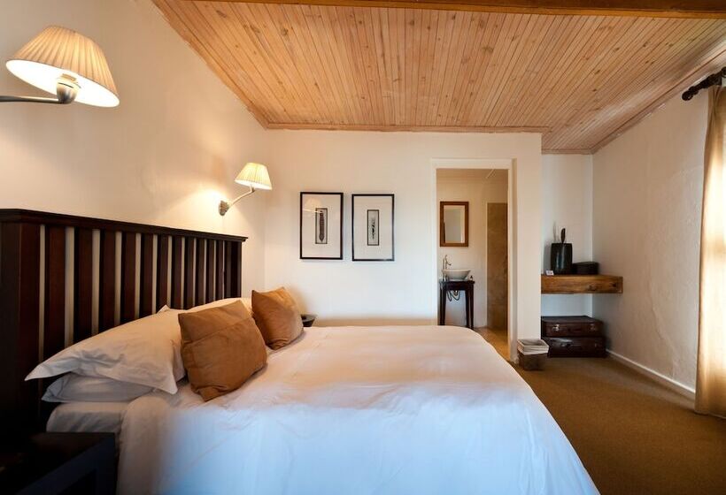 Leeuwenbosch Country House   Amakhala Game Reserve