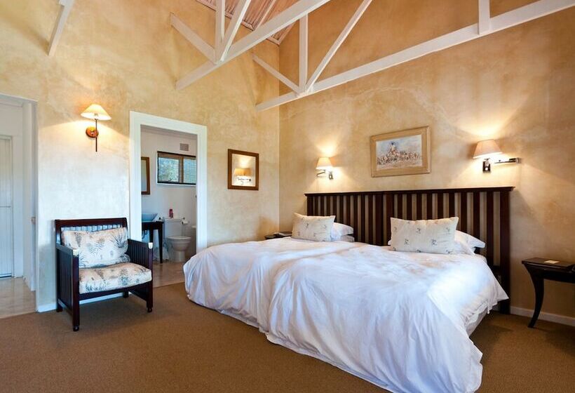 Leeuwenbosch Country House   Amakhala Game Reserve