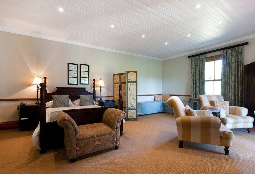 Leeuwenbosch Country House   Amakhala Game Reserve