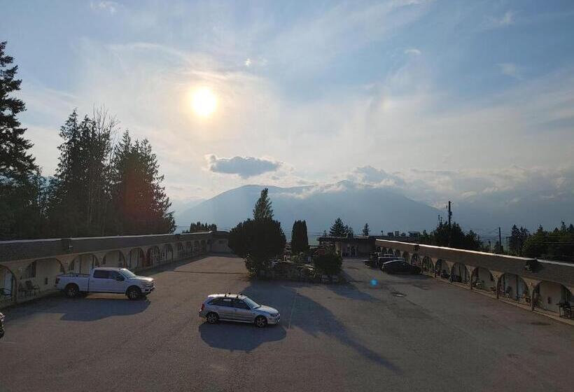 Magnuson Hotel Creston