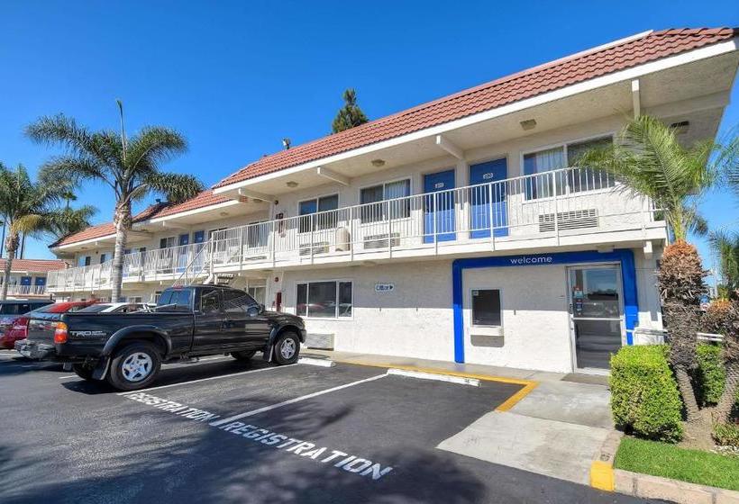 Motel 6 Los Angeles  Long Beach