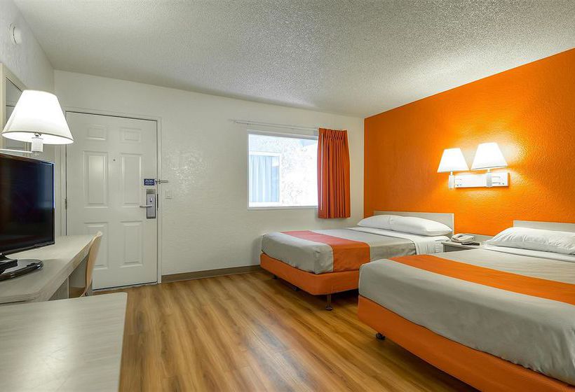 Motel 6 Los Angeles  Norwalk