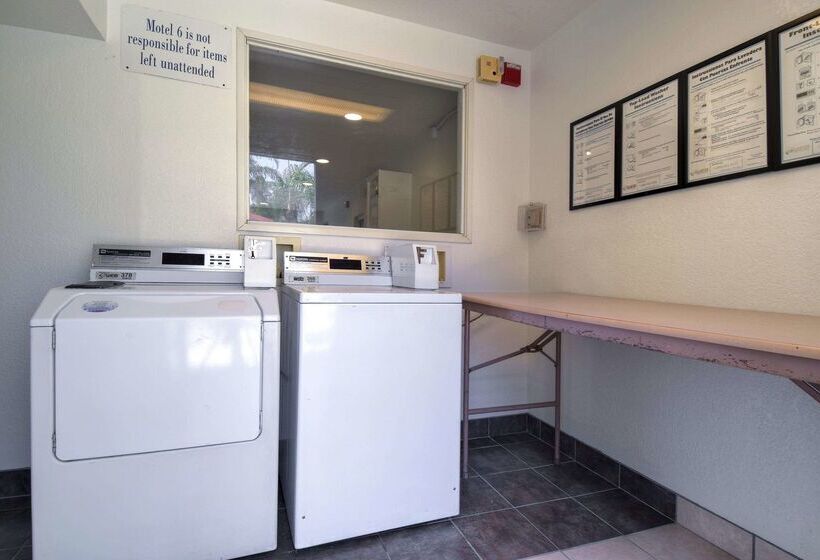 Motel 6 Jurupa Valley, Ca   Riverside West