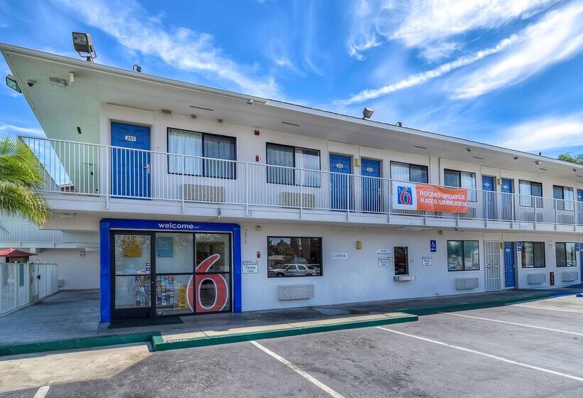 Motel 6 Stanton, Ca