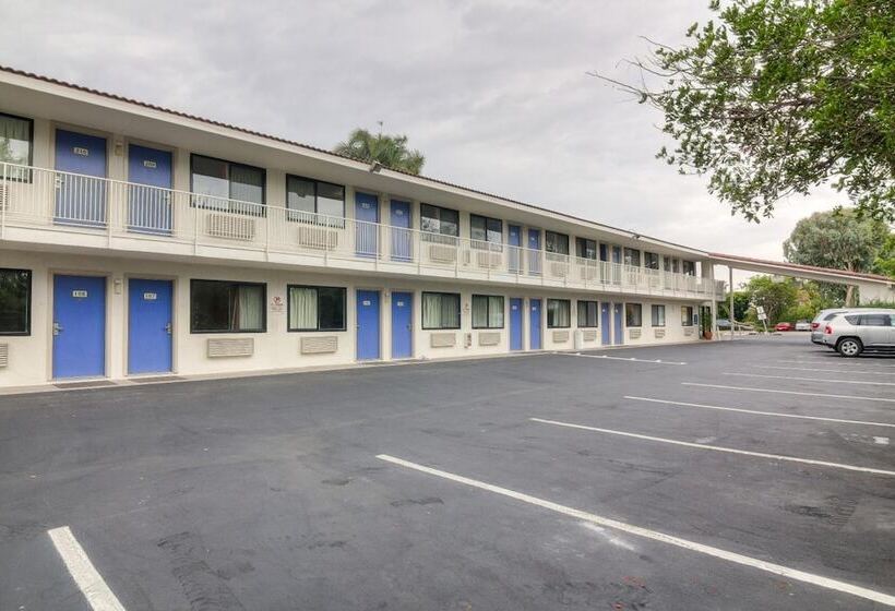 Motel 6 Camarillo, Ca