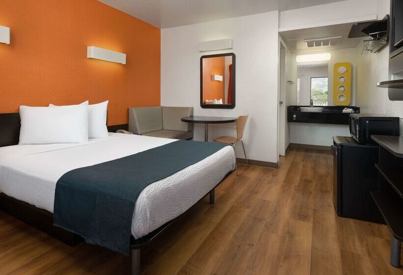 Motel 6carpinteria, Ca  Santa Barbara  North