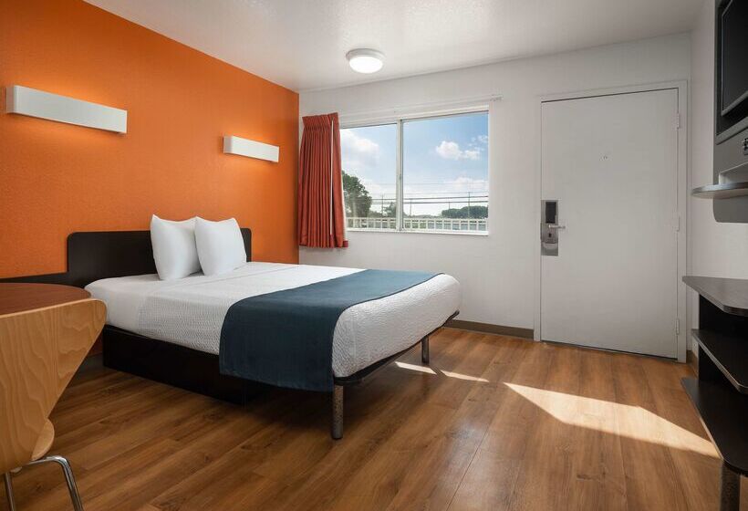 Motel 6carpinteria, Ca  Santa Barbara  North